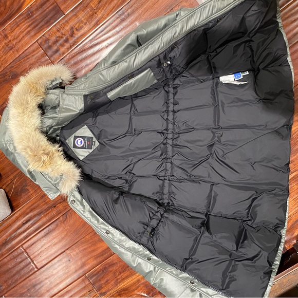 CANADA GOOSE DOWN FILLED JACKET - Picture 2 of 5